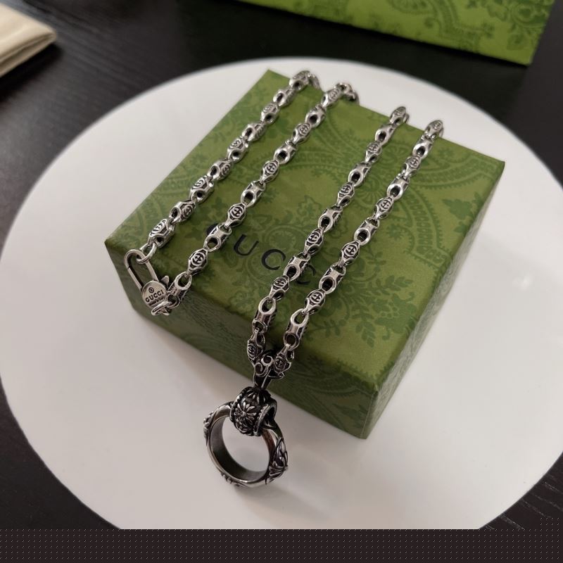 G*u*i necklaces